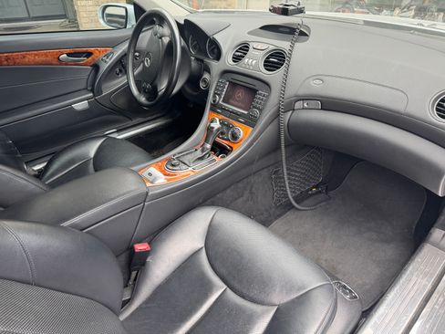 Used 2007 Mercedes-Benz SL 550 image 4