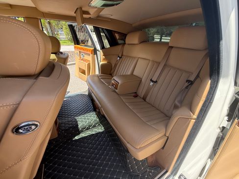 Used 2009 Rolls-Royce Phantom Sedan RWD image 19