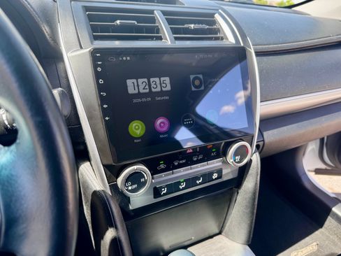 Used 2013 Toyota Camry SE FWD image 13