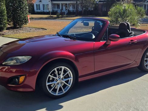 Used 2009 MAZDA MX-5 Miata Touring w/ Suspension Pkg image 4