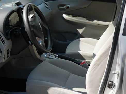 Used 2012 Toyota Corolla LE w/ Preferred Accessory Pkg FWD image 12
