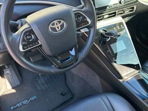 Used 2018 Toyota Mirai image 5