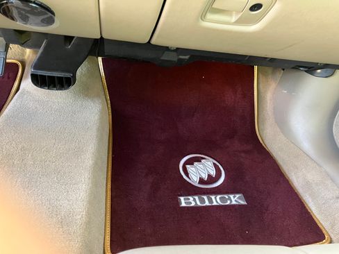 Used 2001 Buick Le Sabre Custom w/ Luxury Pkg image 12