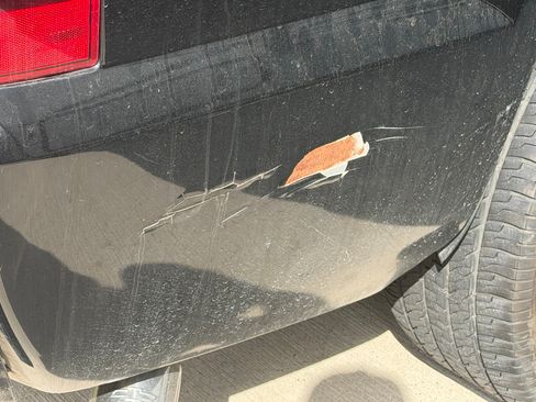 Used 2013 Chevrolet Avalanche LTZ image 18