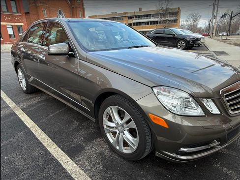 Used 2011 Mercedes-Benz E 350 E 350 4MATIC Sedan 4D image 5