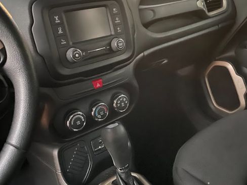 Used 2016 Jeep Renegade Sport w/ Power & Air Group image 21