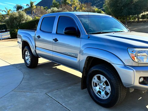 Used 2014 Toyota Tacoma PreRunner image 11