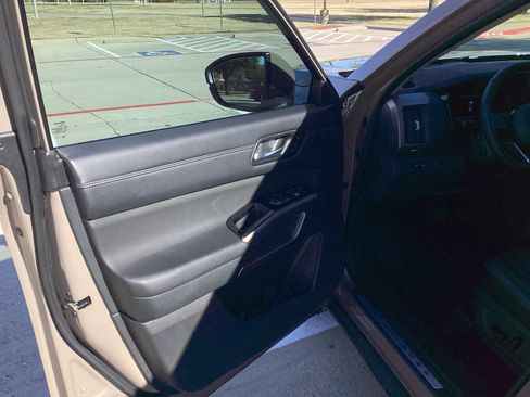 Used 2023 Nissan Pathfinder Platinum w/ Cargo Package image 26