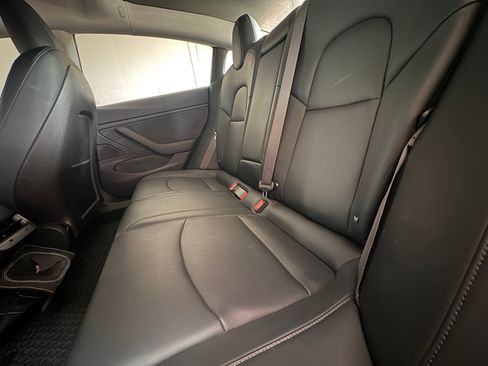 Used 2018 Tesla Model 3 Long Range image 24