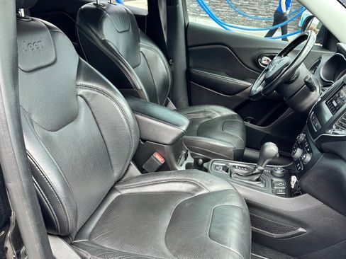 Used 2021 Jeep Cherokee Latitude Lux image 25