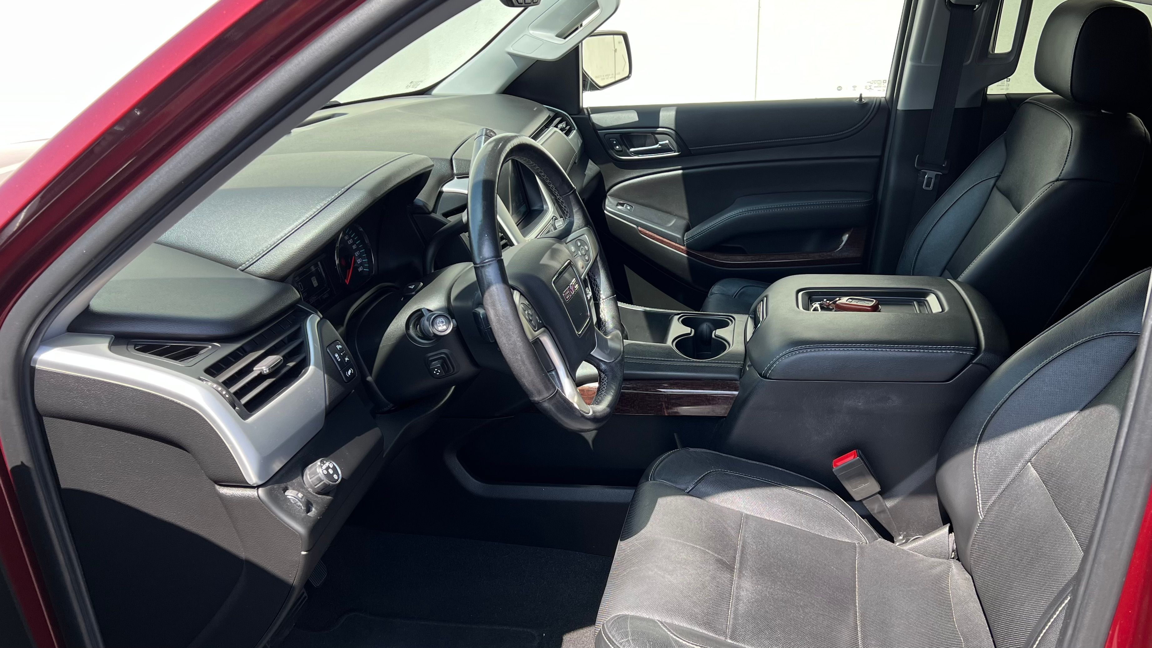 Used 2020 GMC Yukon XL SLT w/ Open Road Package RWD image 10
