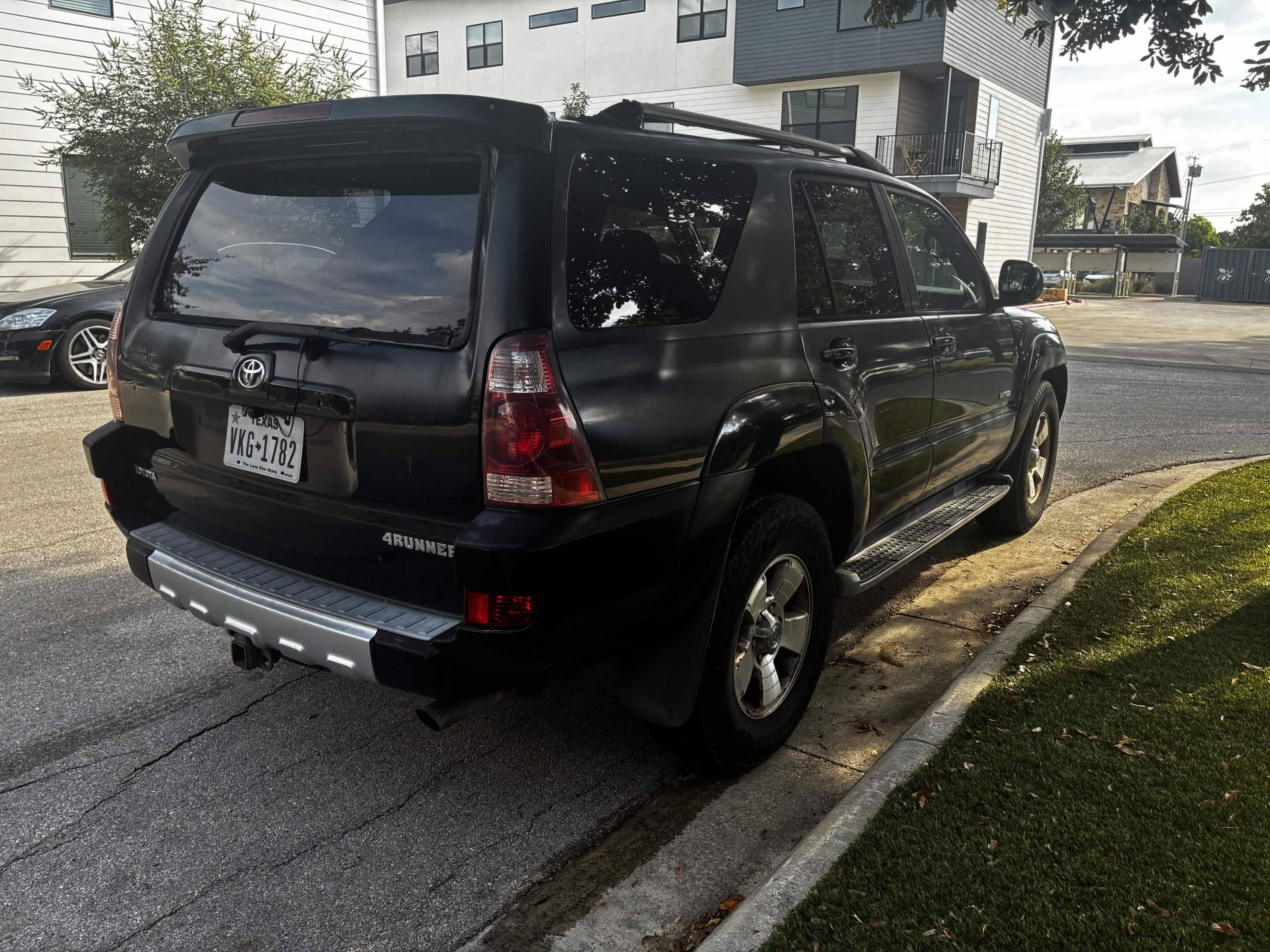 Used 2004 Toyota 4Runner Limited RWD image 8