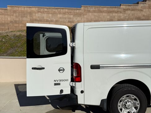 Used 2016 Nissan NV 3500 SV w/ Technology Package image 13