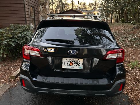 Used 2018 Subaru Outback 3.6R Touring image 5
