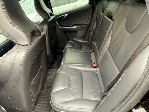 Used 2016 Volvo XC60 T6 R-Design Platinum w/ Climate Package image 9