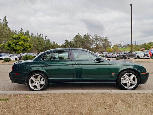 Used 2004 Jaguar S-TYPE R image 32