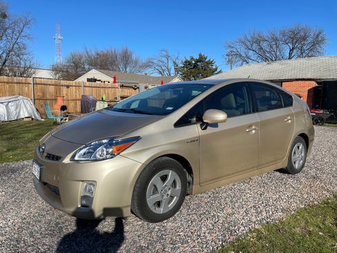 Used 2010 Toyota Prius Five image 4