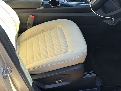 Used 2017 Ford Edge SEL FWD image 6