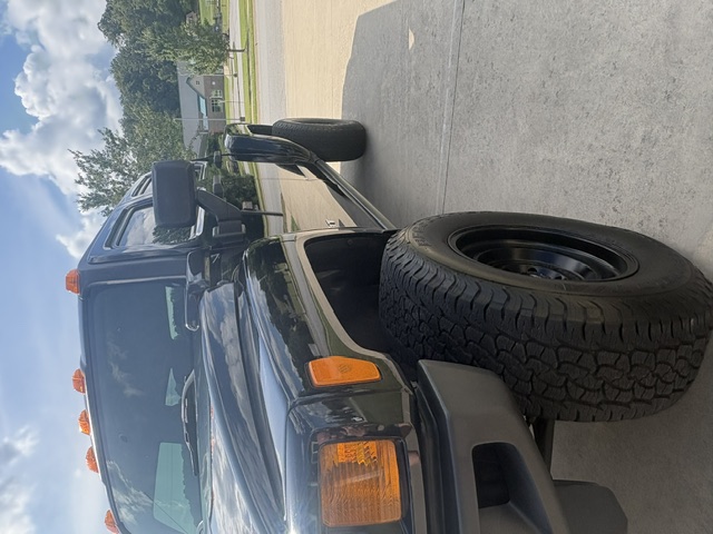 Used 2009 HUMMER H3T AWD/4WD image 8