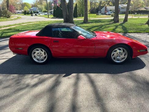 Used 1994 Chevrolet Corvette Convertible RWD image 10