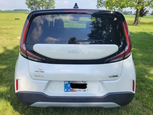 Used 2023 Kia Soul EX FWD image 9