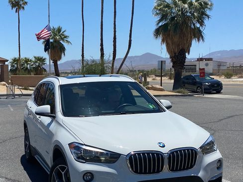 Used 2018 BMW X1 xDrive28i image 11