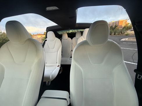 Used 2024 Tesla Model X AWD/4WD image 9