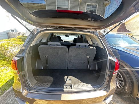 Used 2019 Kia Sorento LX w/ LX Convenience Package image 14