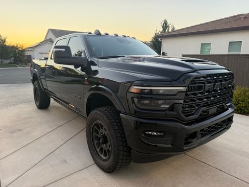 Used 2025 RAM 2500 Limited AWD/4WD image 5