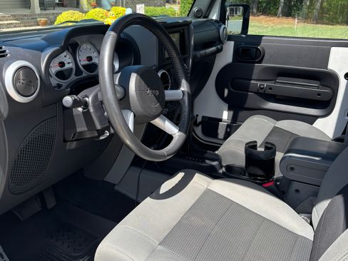 Used 2010 Jeep Wrangler Sahara w/ Dual Top Group image 10