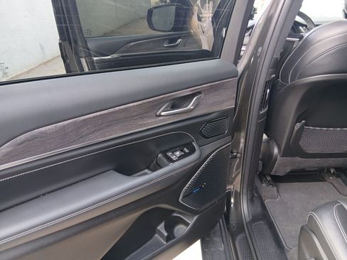 Used 2021 Jeep Grand Cherokee L Overland image 10