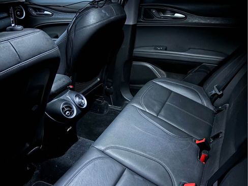 Used 2020 Alfa Romeo Stelvio w/ Nero Edizione image 9