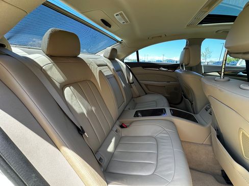 Used 2014 Mercedes-Benz CLS 550 4MATIC image 9