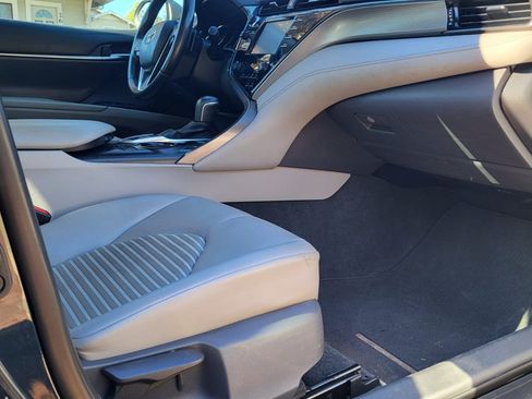 Used 2019 Toyota Camry SE image 18