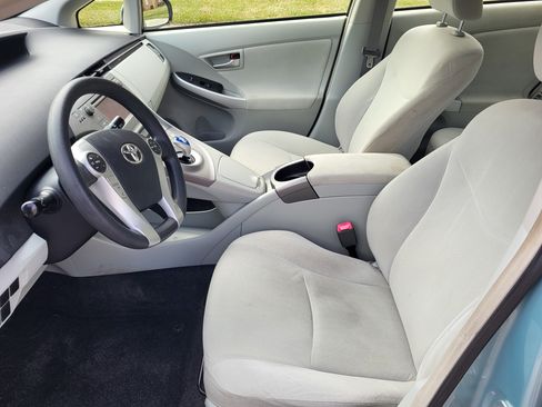 Used 2013 Toyota Prius Two image 6