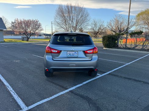 Used 2017 Mitsubishi Outlander Sport ES image 5