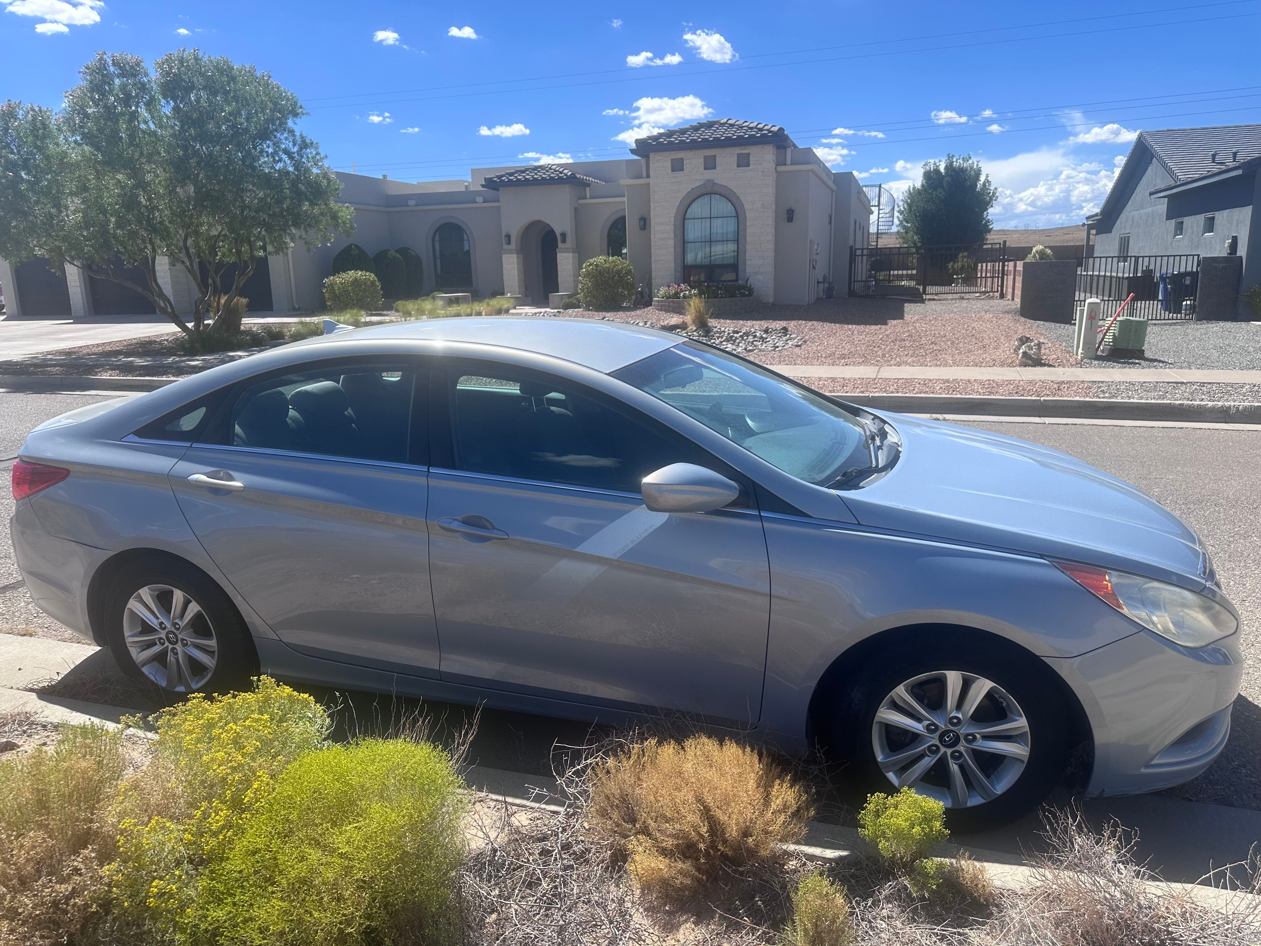 Used 2011 Hyundai Sonata GLS w/ Popular Equipment Pkg 2 FWD image 2
