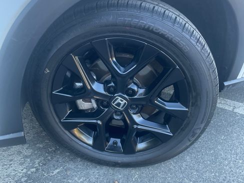 Used 2024 Honda HR-V Sport image 11