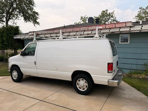 Used 2014 Ford E-250 and Econoline 250 w/ Commercial Cargo Van Package RWD image 5