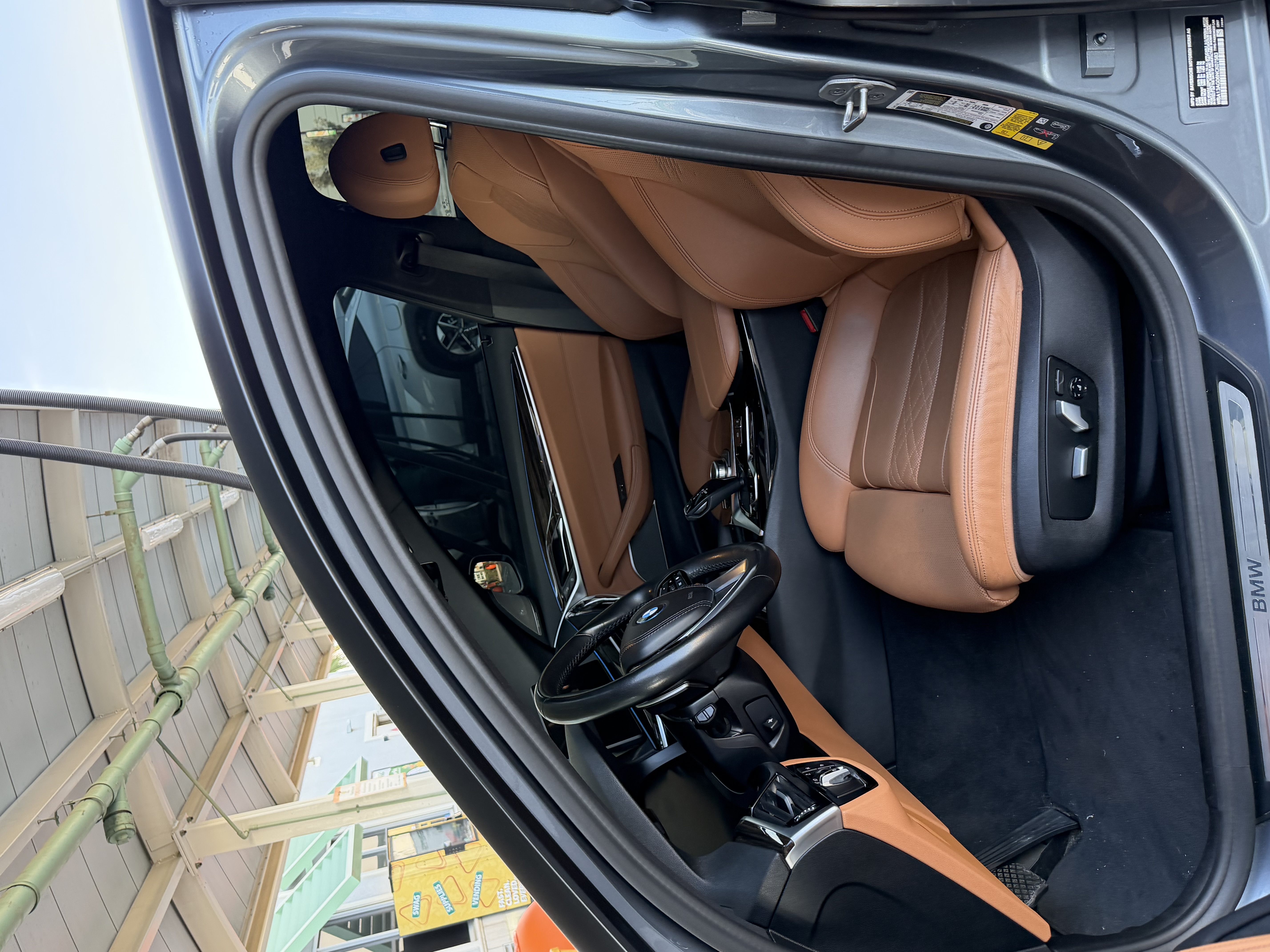 Used 2022 BMW 530e w/ Premium Package RWD image 17