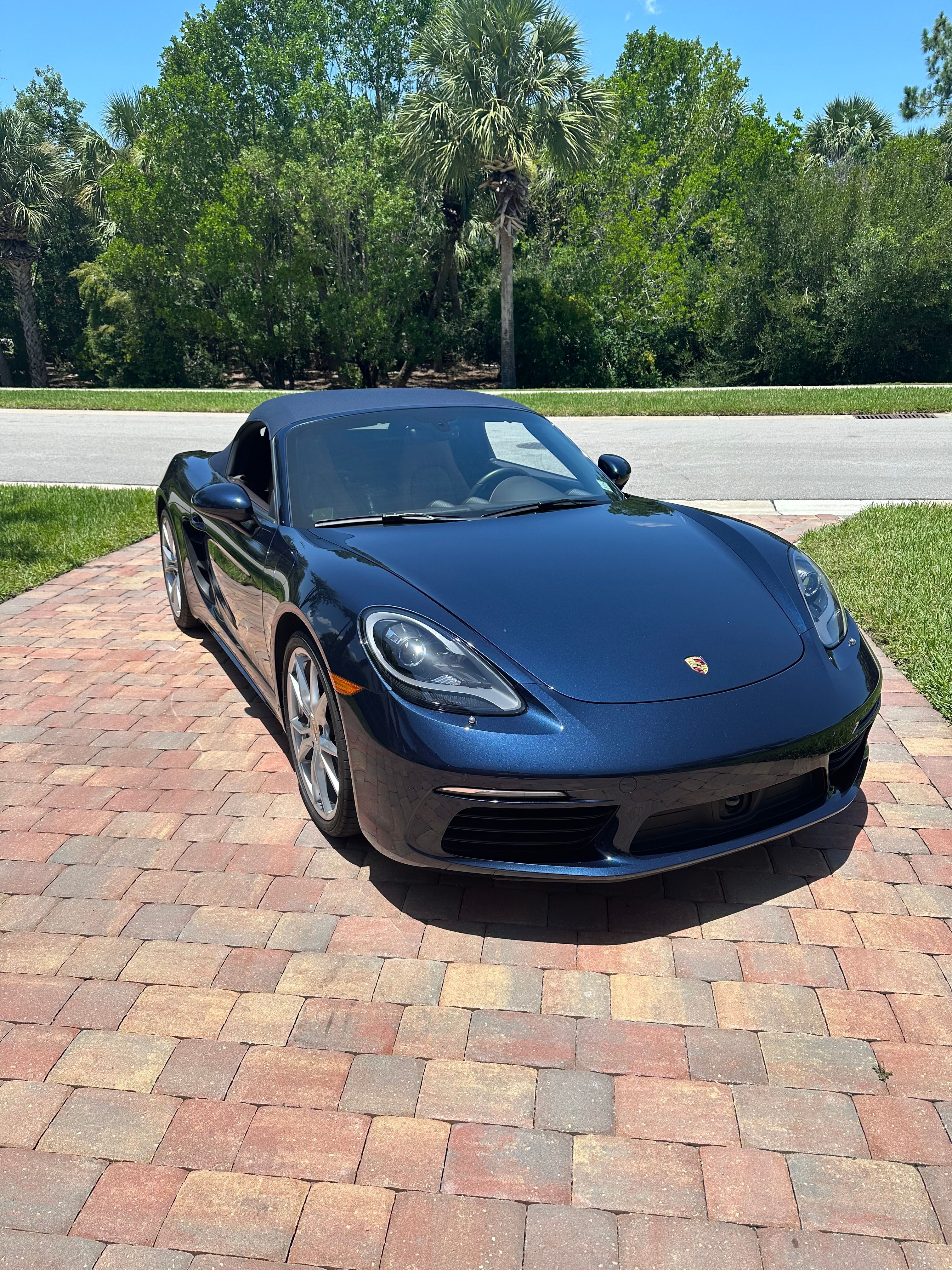 Used 2019 Porsche 718 Boxster RWD image 2