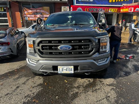 Used 2021 Ford F150 XLT w/ Equipment Group 302A High image 4