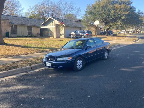 Used 1998 Toyota Camry LE image 6