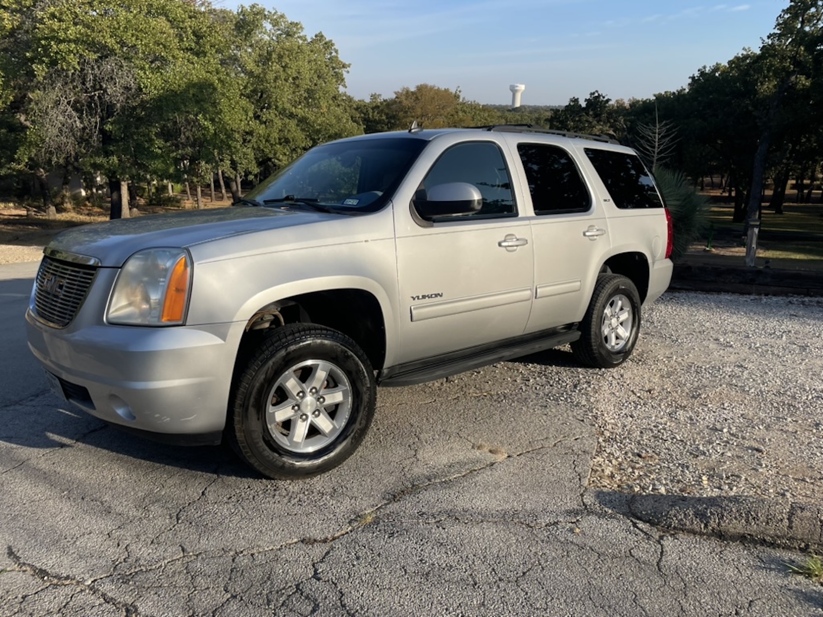 Used 2012 GMC Yukon SLT w/ SLT-2 Equipment Package AWD/4WD image 5