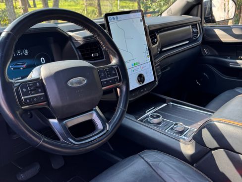 Used 2022 Ford Expedition Max Platinum image 17