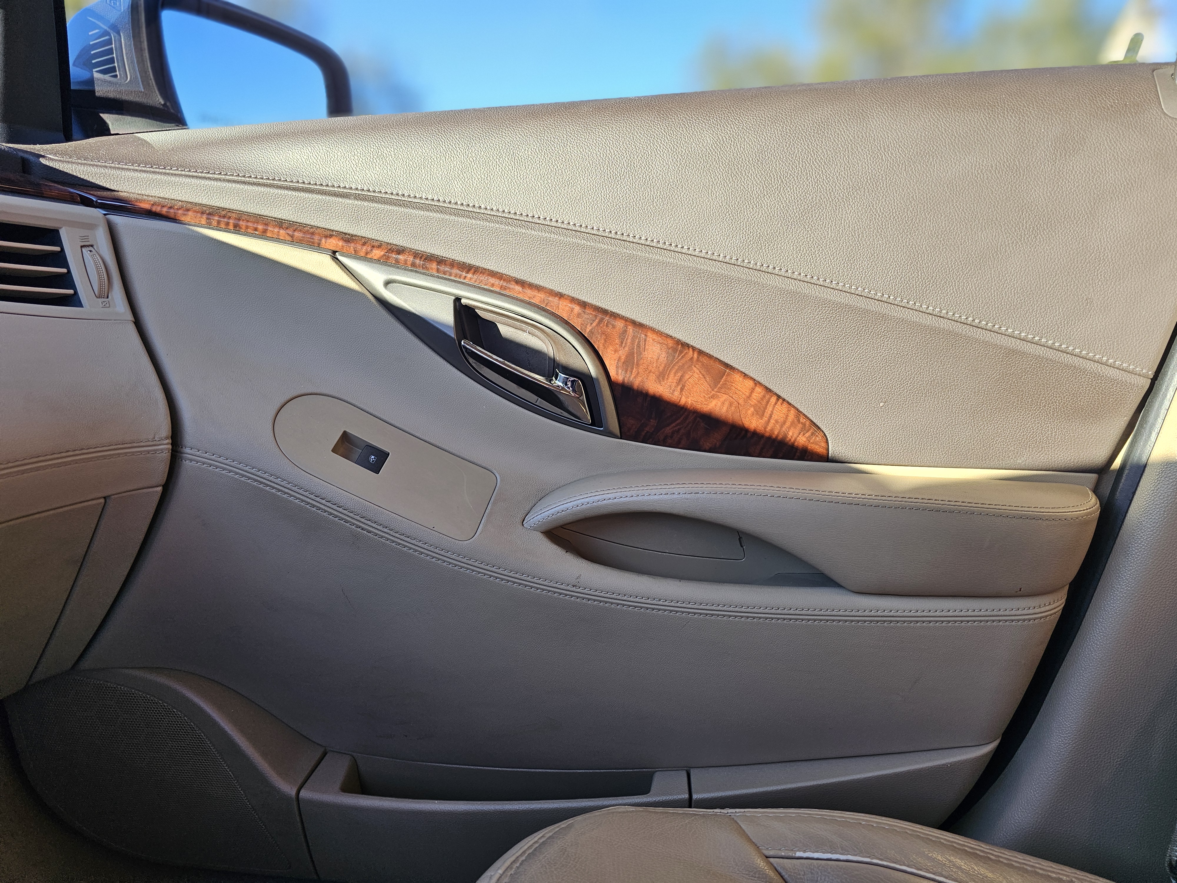Used 2013 Buick LaCrosse FWD image 27
