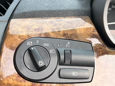 Used 2006 BMW Z4 3.0i image 17