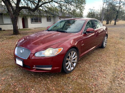 Used 2011 Jaguar XF Premium image 10