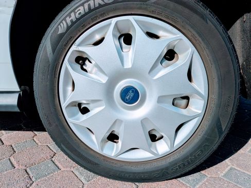 Used 2014 Ford Transit Connect XLT image 21