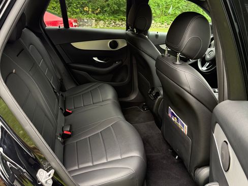 Used 2019 Mercedes-Benz GLC 300 4MATIC image 17